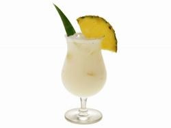  Bacardi Piña Colada  perla Karibiku